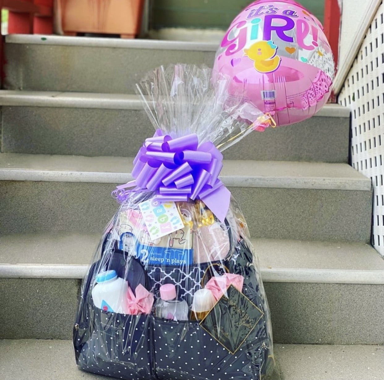 BABY DELUXE DIAPER BAG GIFT BASKET – Special Occasions